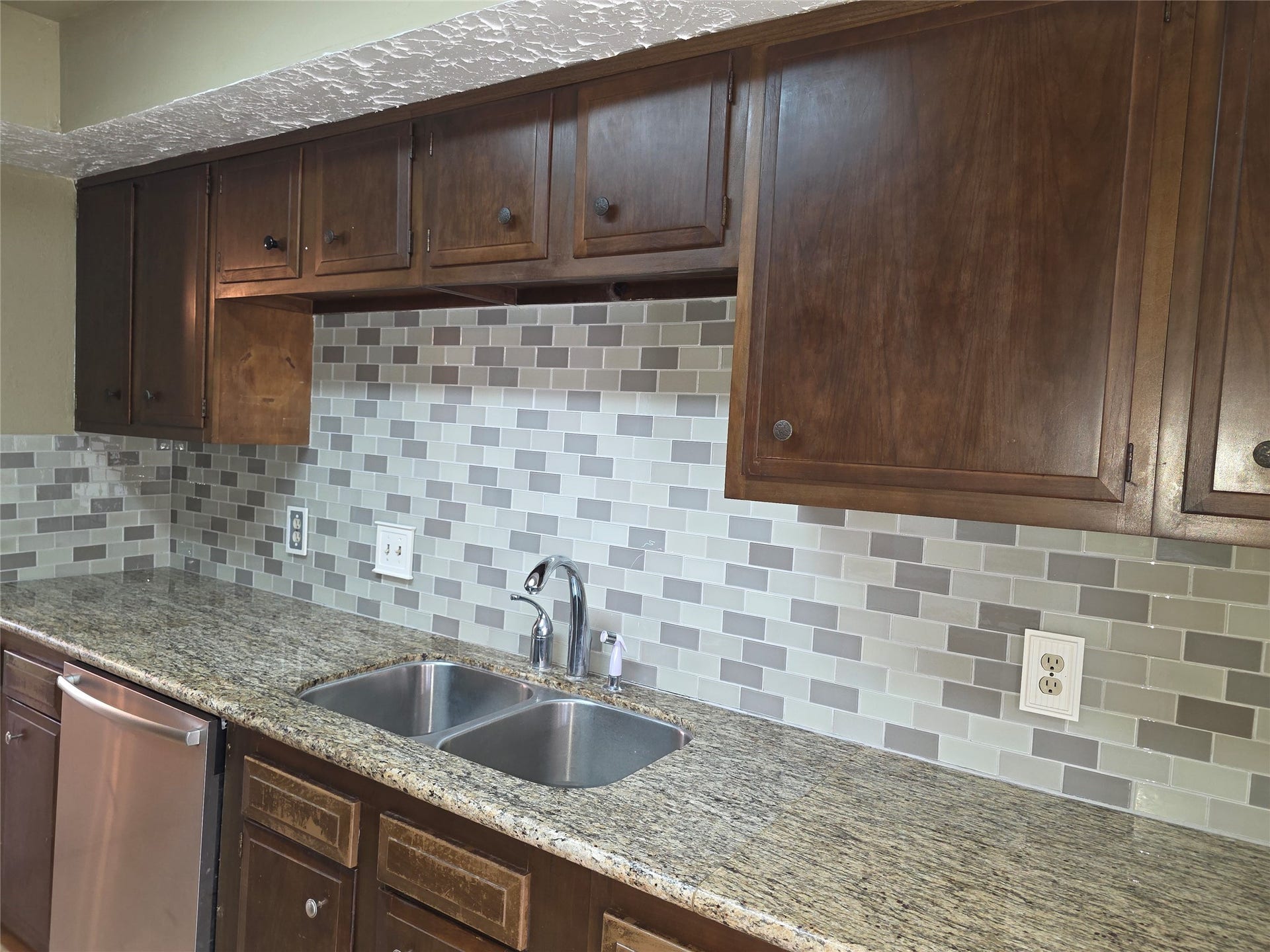 6643 Westwick Drive, Houston, TX 77072 6643 Westwick Drive, Houston, TX 77072