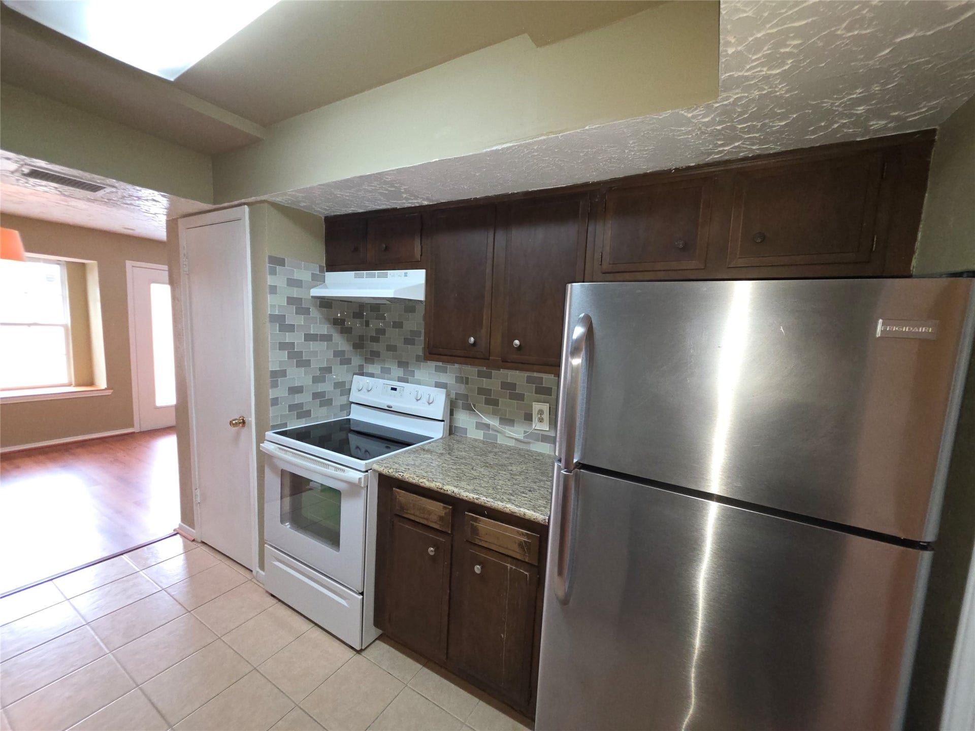 6643 Westwick Drive, Houston, TX 77072 6643 Westwick Drive, Houston, TX 77072