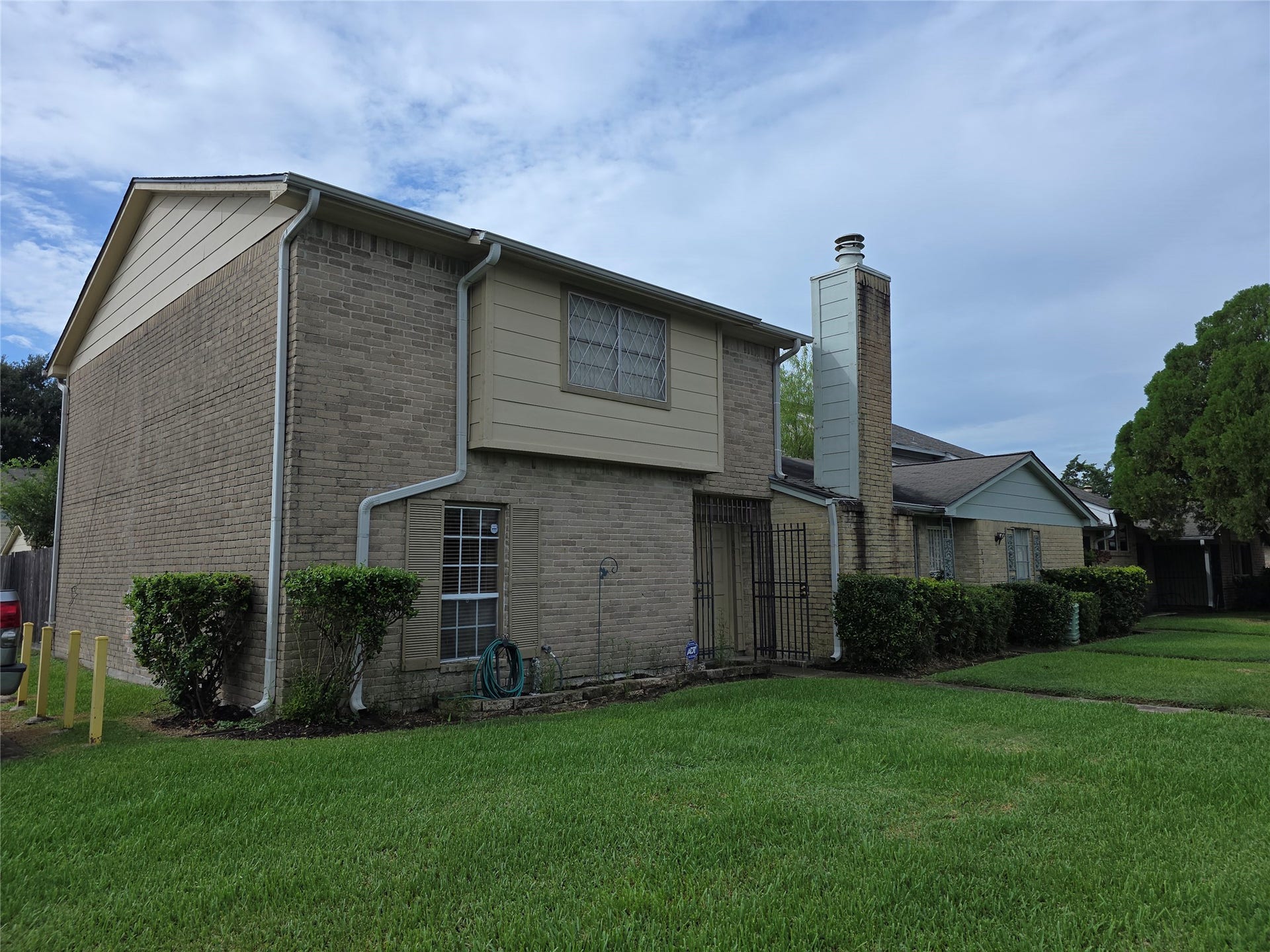 6643 Westwick Drive, Houston, TX 77072 Welcome to 6443 Westwick