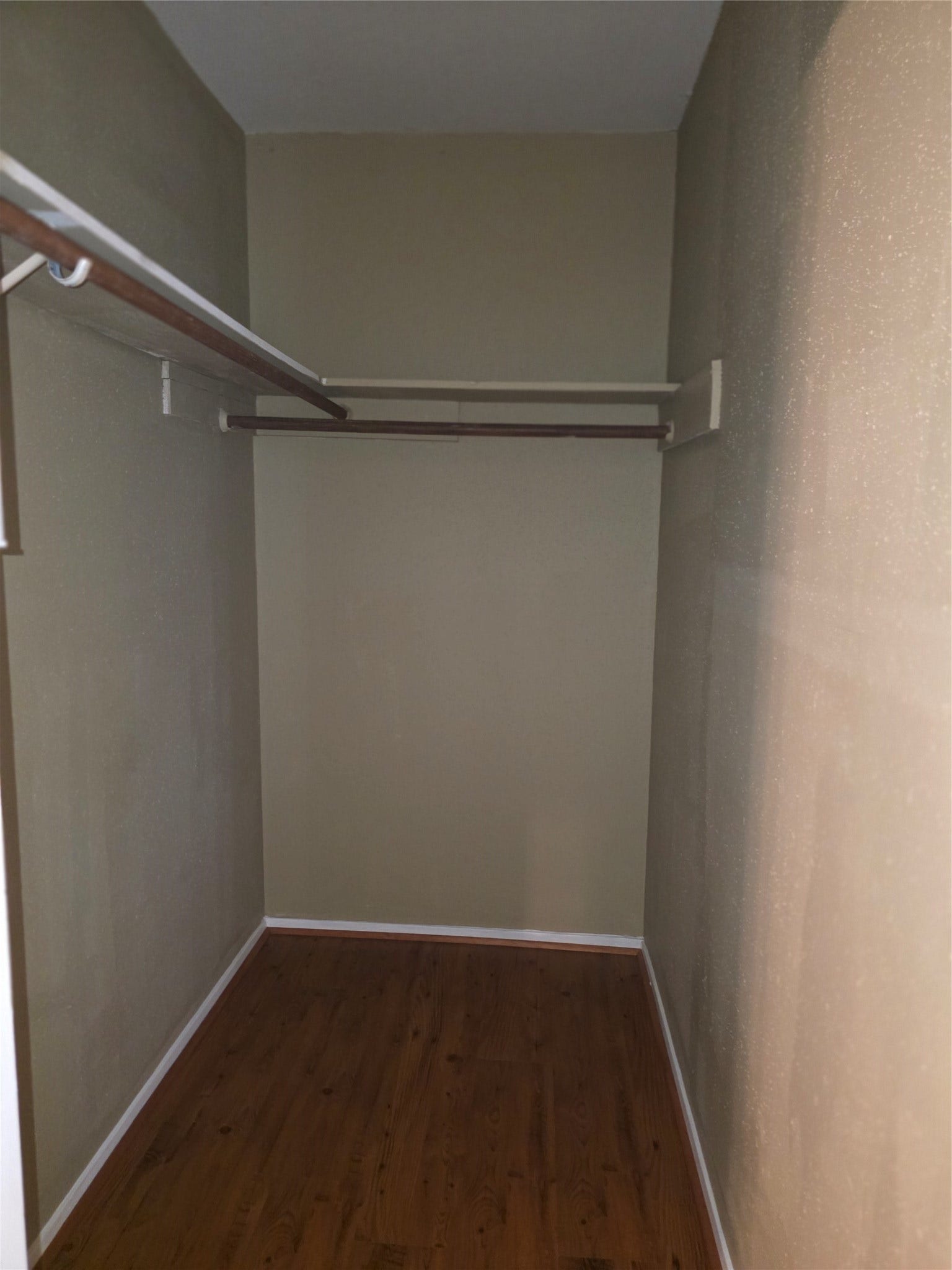 6643 Westwick Drive, Houston, TX 77072 Large closets
