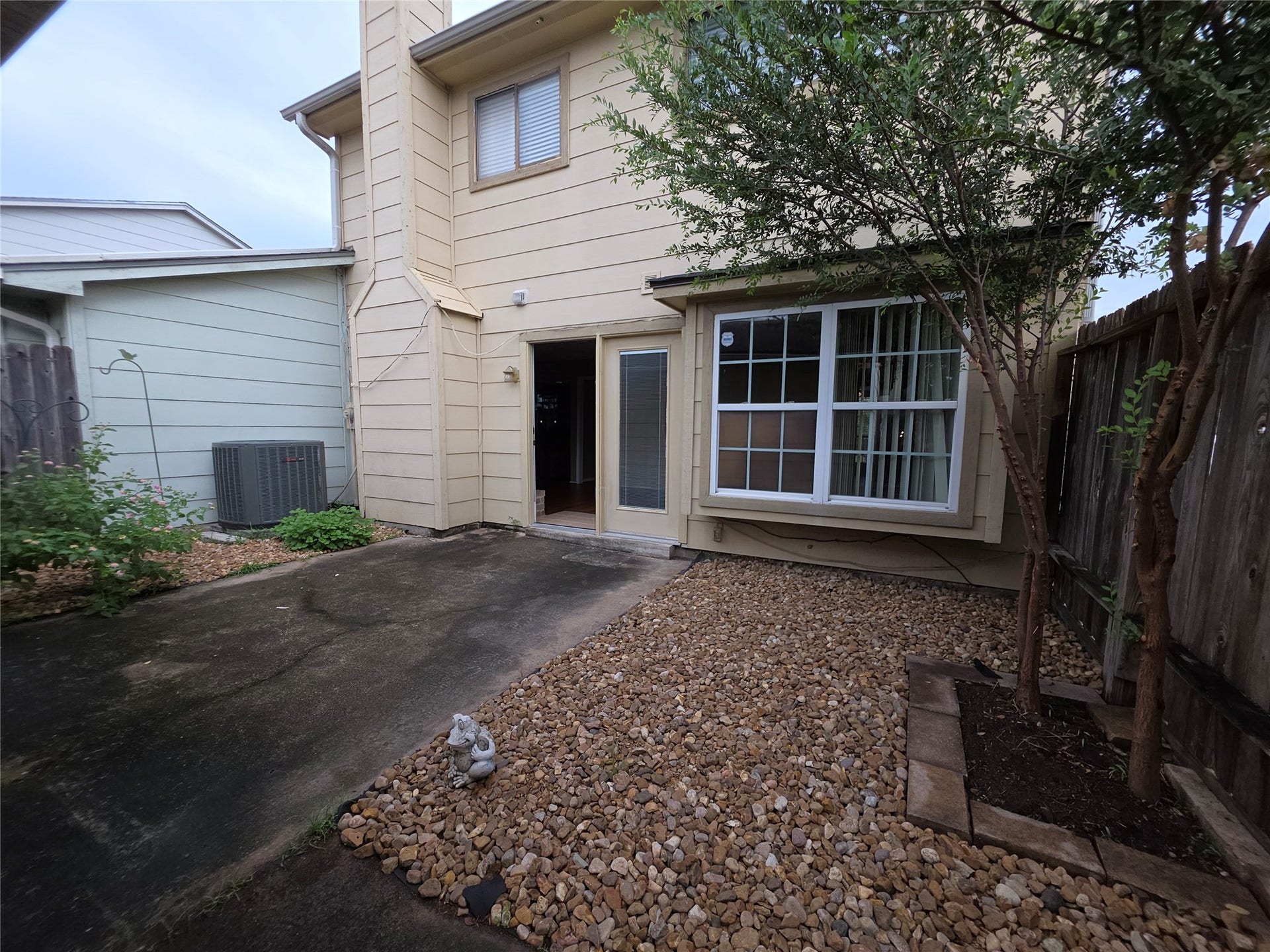 6643 Westwick Drive, Houston, TX 77072 6643 Westwick Drive, Houston, TX 77072