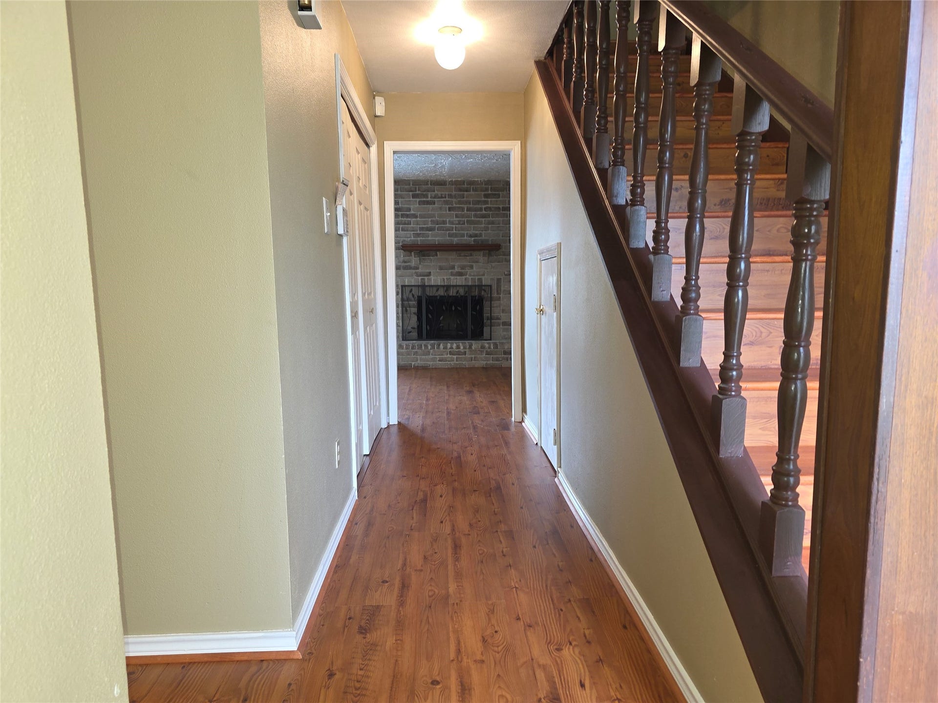 6643 Westwick Drive, Houston, TX 77072 Entry foyer