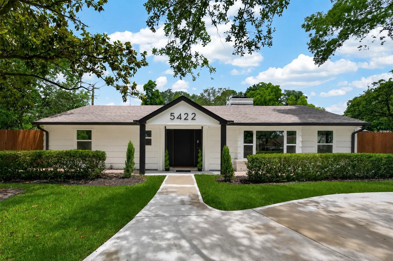 5422 Valerie Street, Bellaire, TX 77401 Welcome to this beautifully reimagined residence tucked away in the highly sought-after Braeburn Country Club Estates of Bellaire. Set on an expansive, tree-lined lot, this stunning single-story home blends timeless charm with modern luxury in one of the areas most desirable locations.