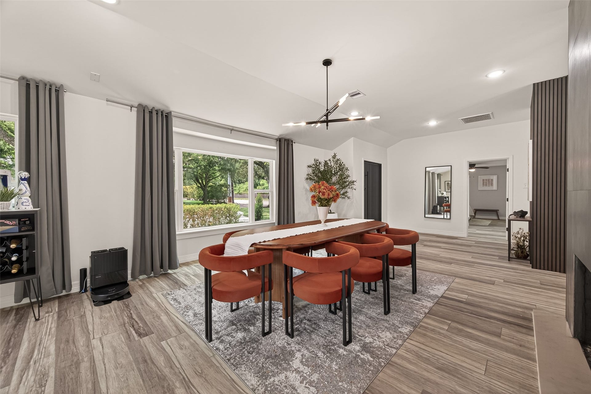 5422 Valerie Street, Bellaire, TX 77401 The dining area is filled with natural light and seamlessly connects to the open-concept layout, showcasing contemporary architecture and a thoughtfully designed flow that enhances both everyday living and entertaining.