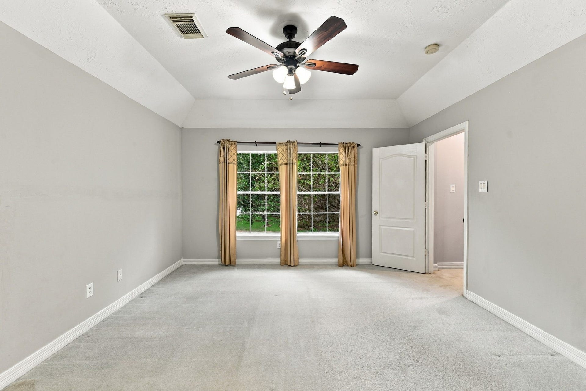 19303 Yearling Meadows, Houston, TX 77094 19303 Yearling Meadows, Houston, TX 77094
