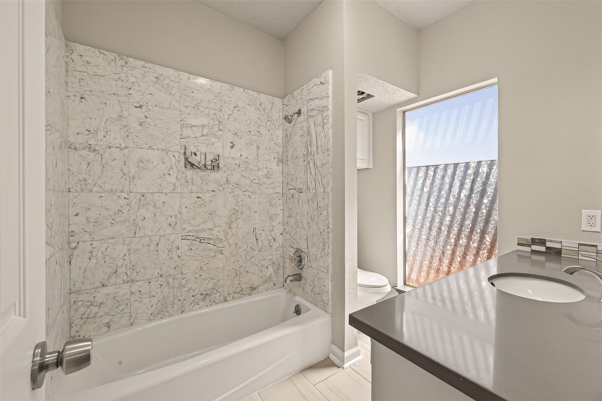 4024 Breakwood Drive, Houston, TX 77025 4024 Breakwood Drive, Houston, TX 77025