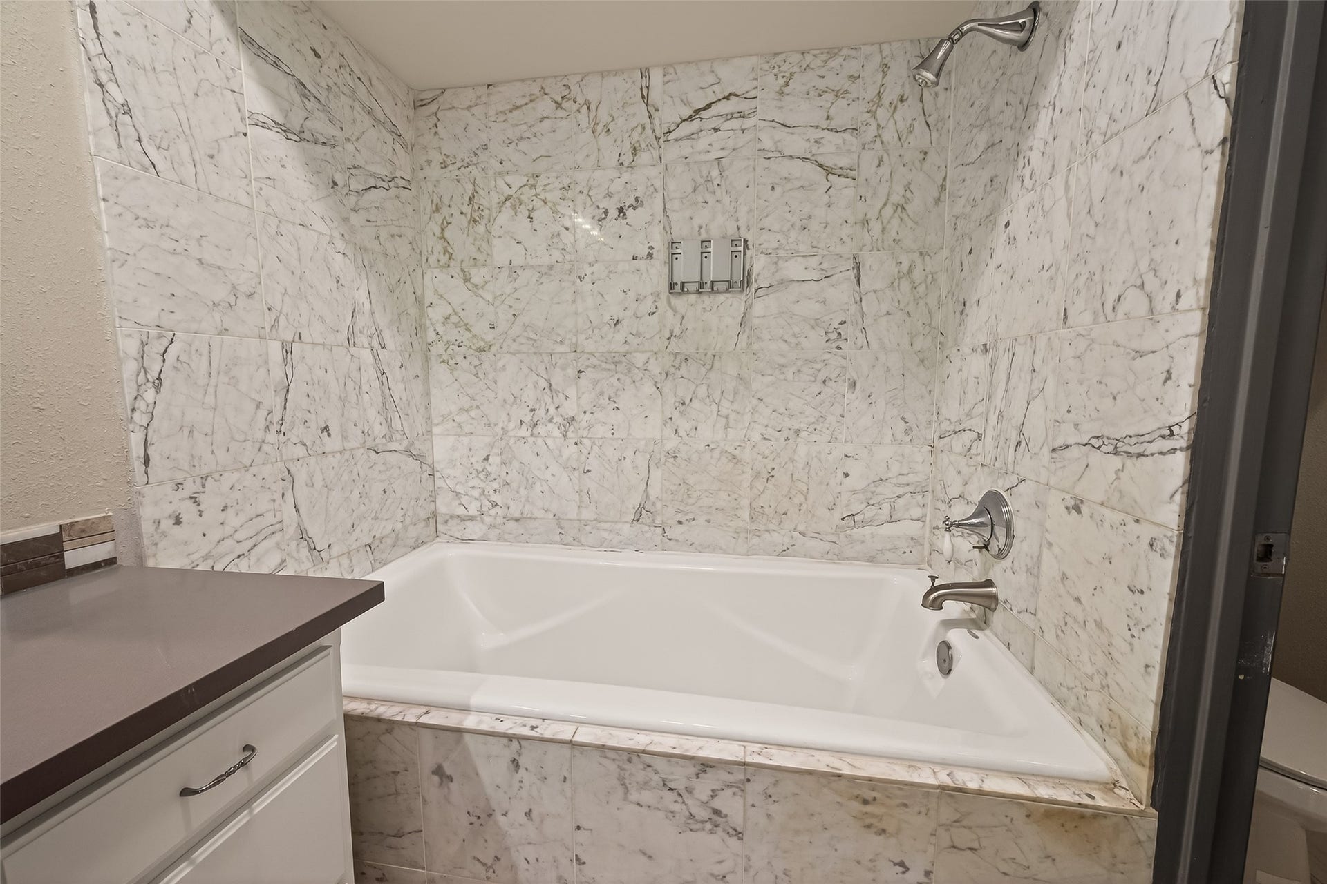 4024 Breakwood Drive, Houston, TX 77025 4024 Breakwood Drive, Houston, TX 77025