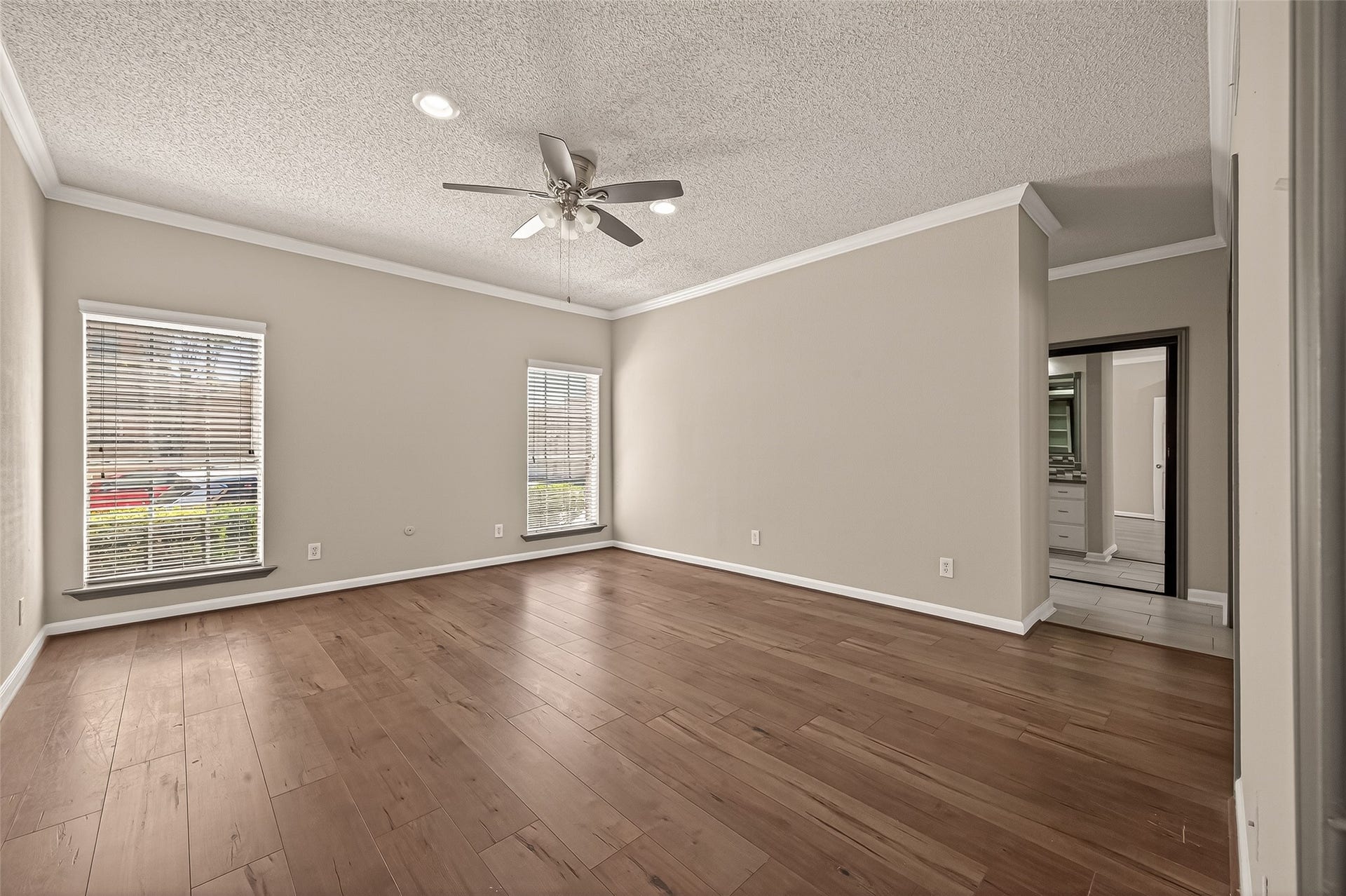 4024 Breakwood Drive, Houston, TX 77025 4024 Breakwood Drive, Houston, TX 77025