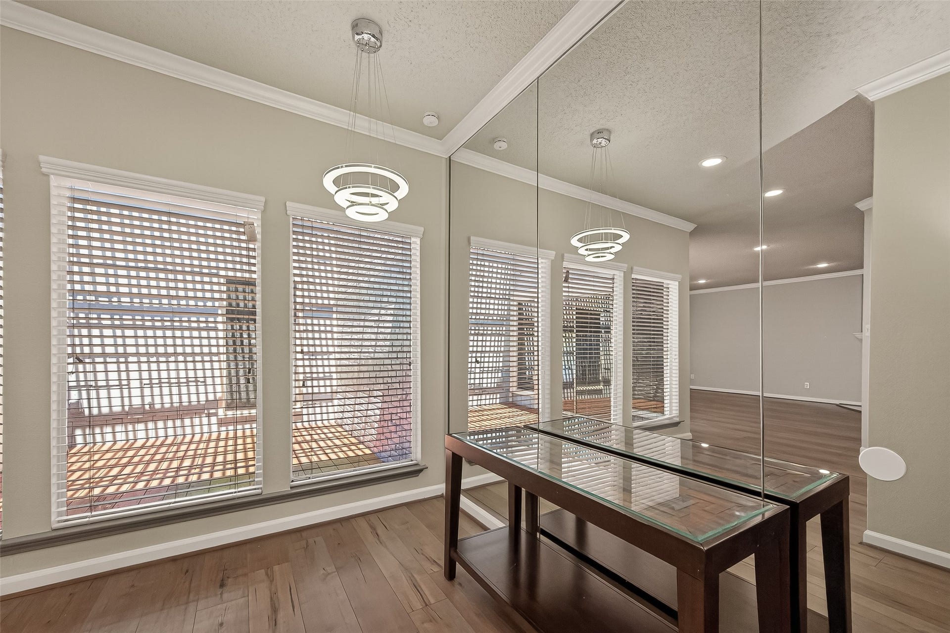 4024 Breakwood Drive, Houston, TX 77025 4024 Breakwood Drive, Houston, TX 77025