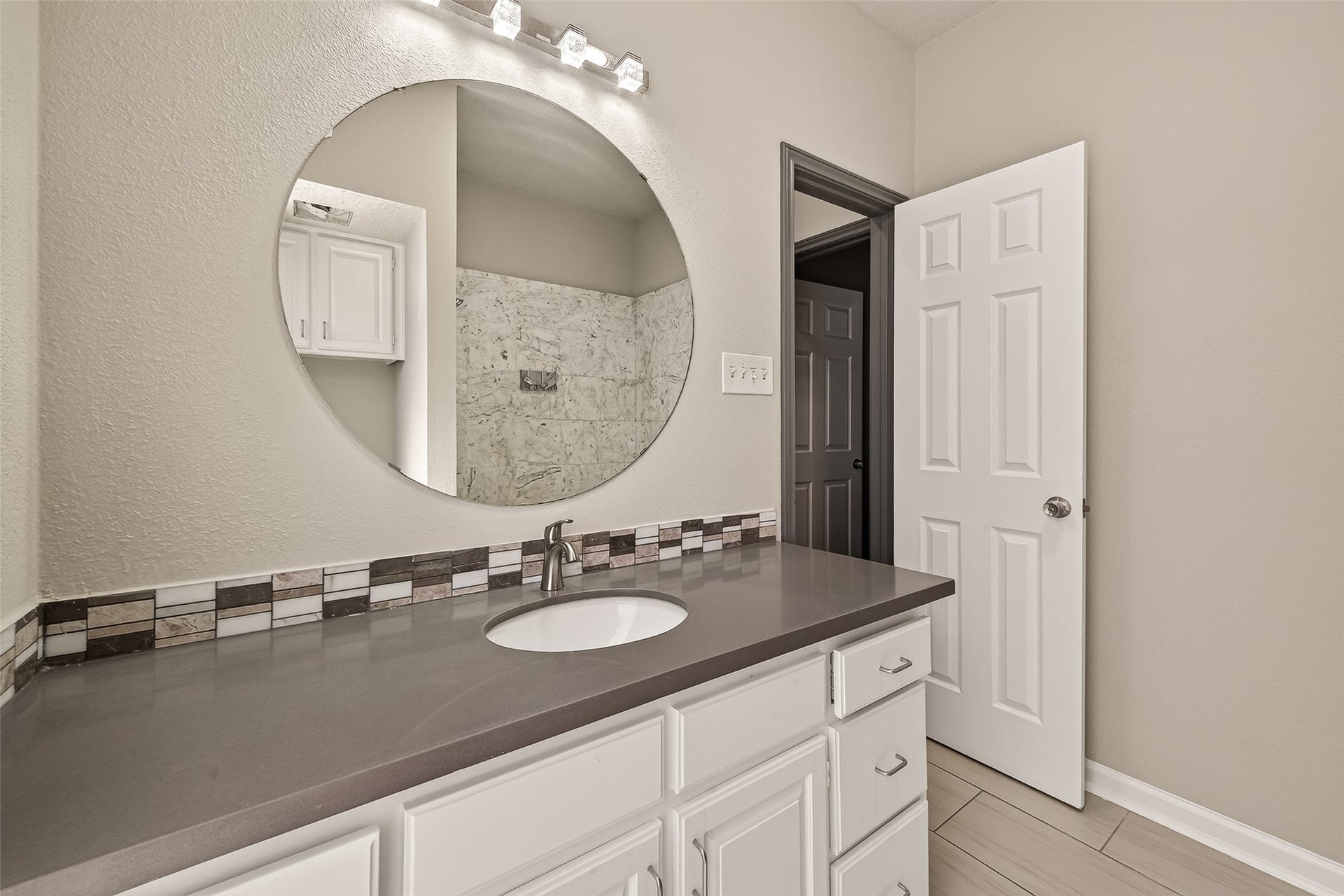 4024 Breakwood Drive, Houston, TX 77025 4024 Breakwood Drive, Houston, TX 77025
