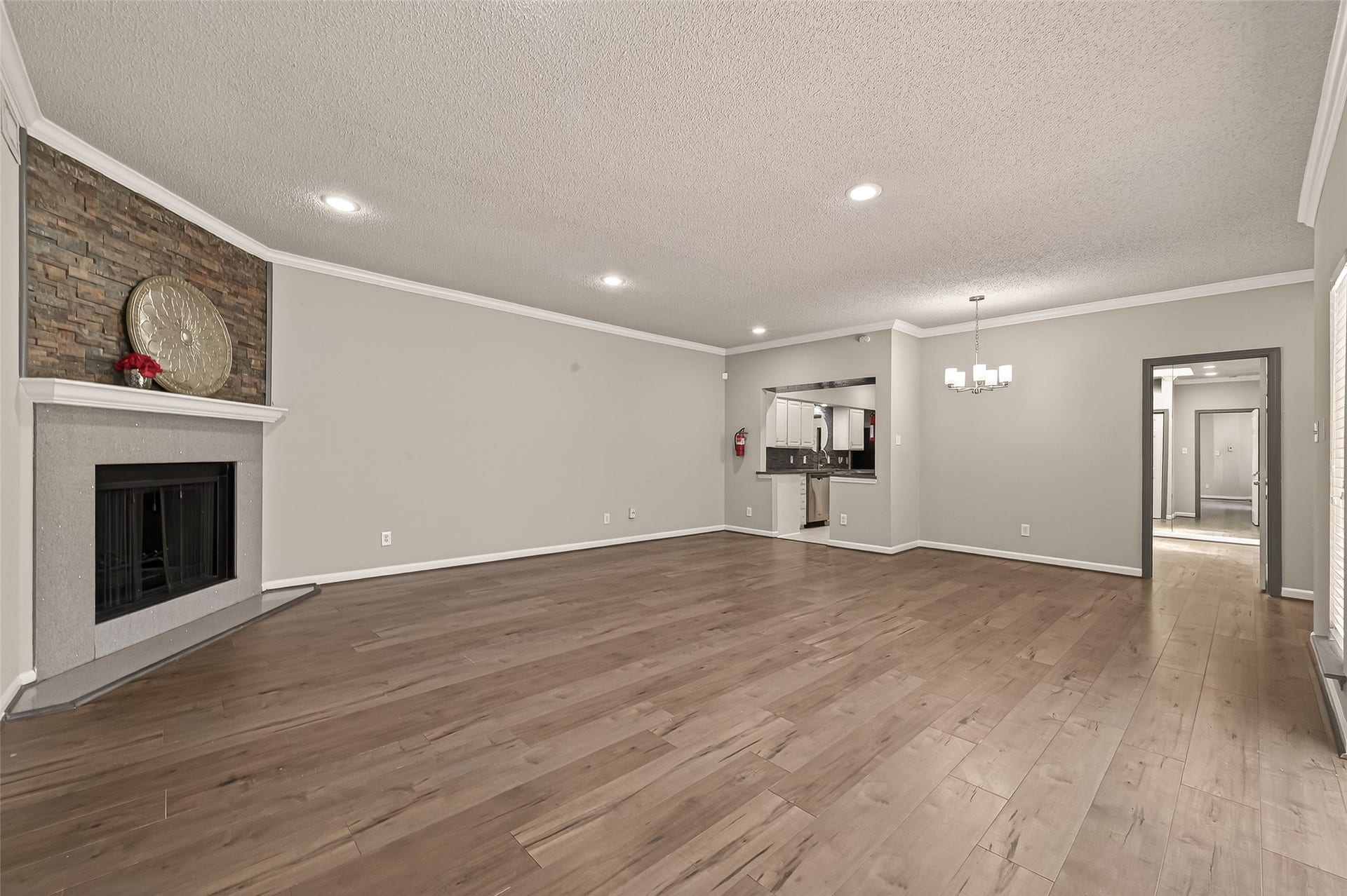 4024 Breakwood Drive, Houston, TX 77025 4024 Breakwood Drive, Houston, TX 77025