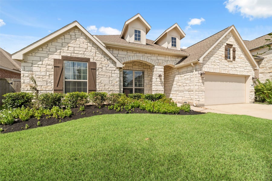 Property photo for 2718 Camellia Avenue, Brookshire, TX