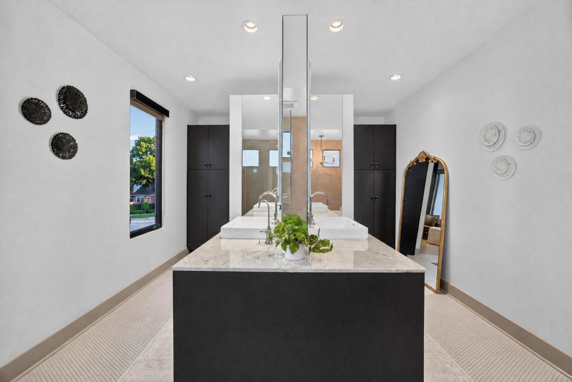 6002 Valley Forge Drive, Houston, TX 77057 6002 Valley Forge Drive, Houston, TX 77057
