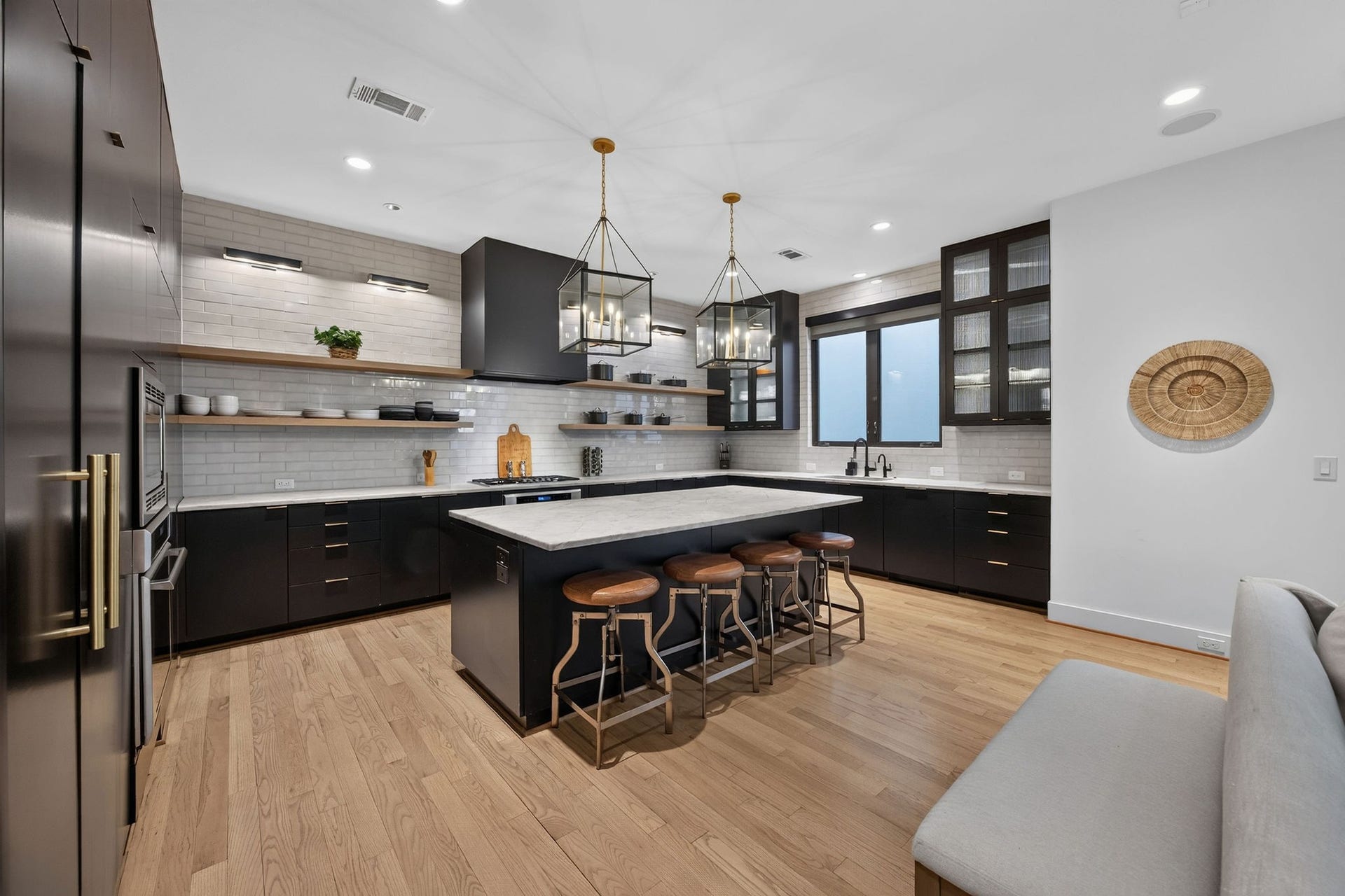 6002 Valley Forge Drive, Houston, TX 77057 6002 Valley Forge Drive, Houston, TX 77057