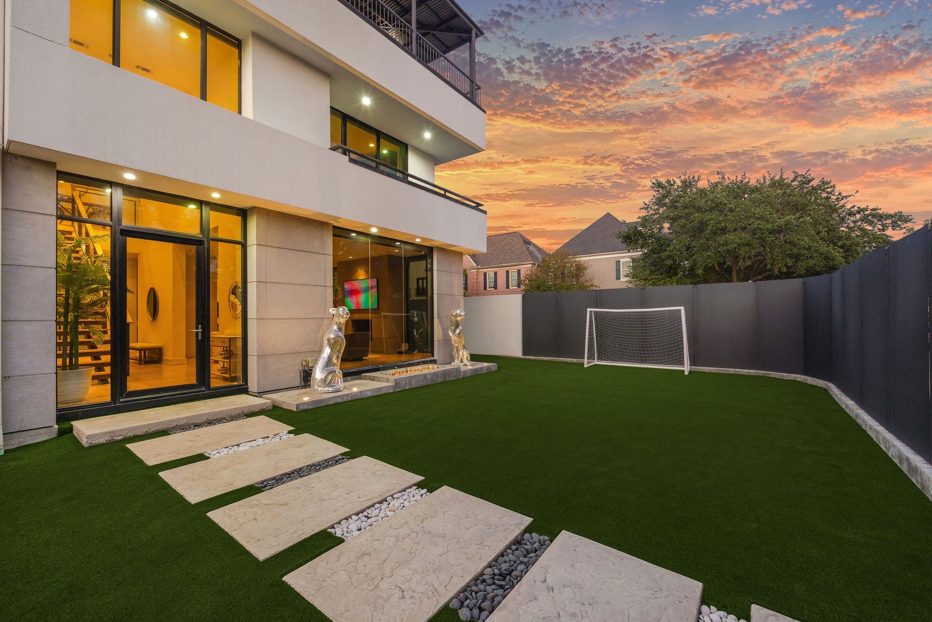 6002 Valley Forge Drive, Houston, TX 77057 6002 Valley Forge Drive, Houston, TX 77057
