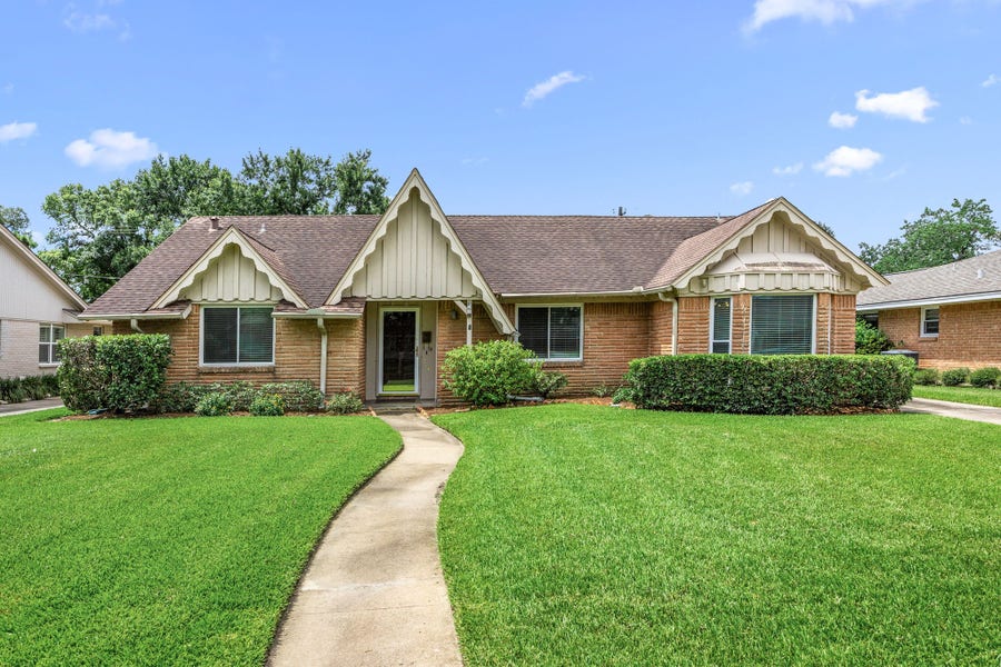Property photo for 1714 Droxford Drive, Houston, TX