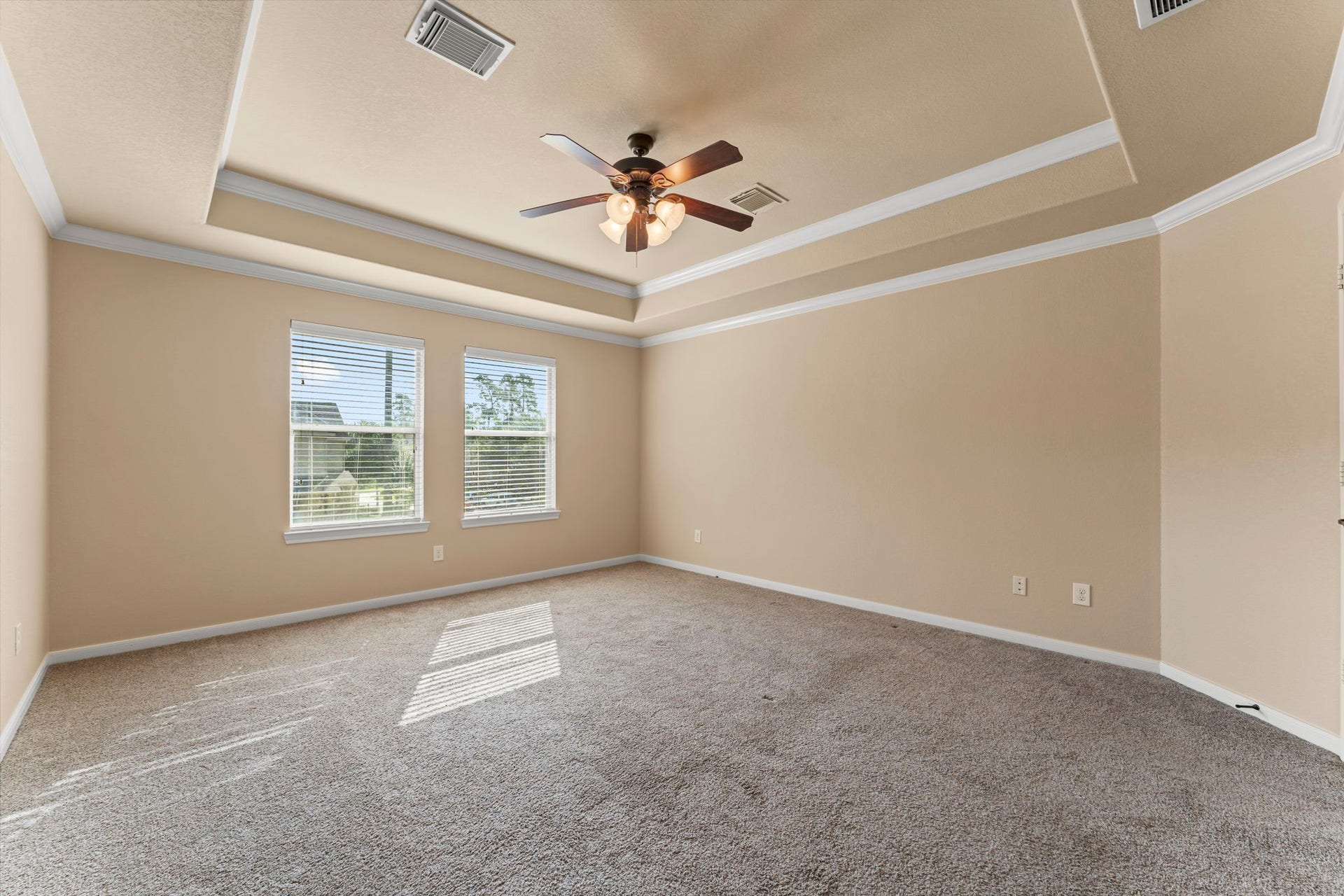18 Umbria, The Woodlands, TX 77382