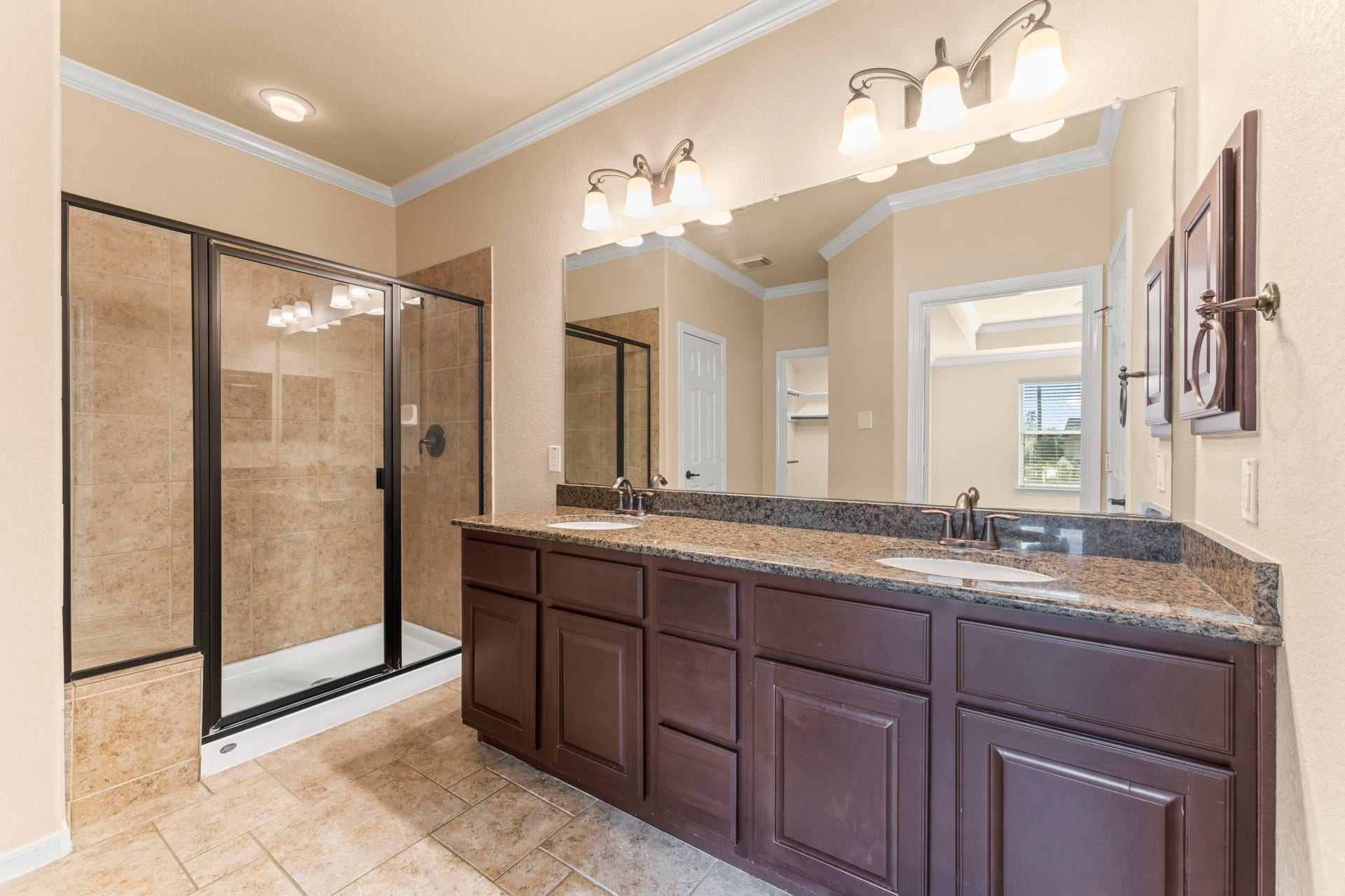 18 Umbria, The Woodlands, TX 77382