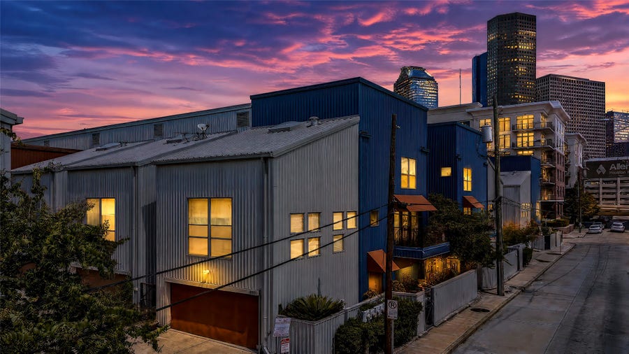 Property photo for 840 Robin Street, Houston, TX
