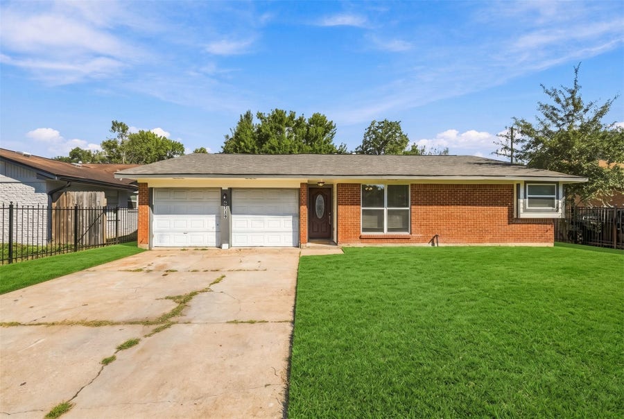 Property photo for 6119 Standing Oaks Street, Houston, TX