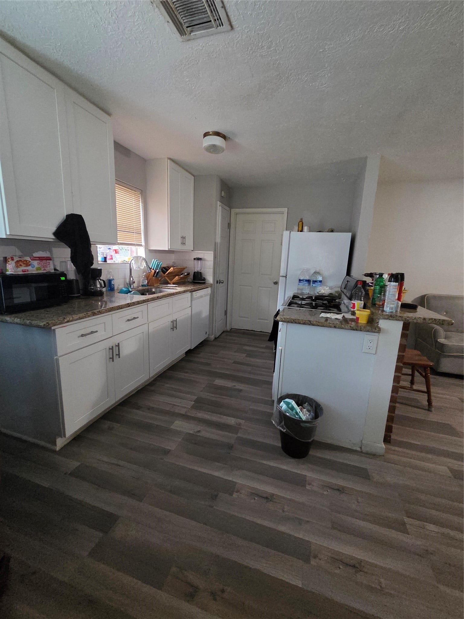 1518 Wentwood Drive, Pasadena, TX 77504 Kitchen with Gas Stove - New Kitchen cabinets and countertops.
