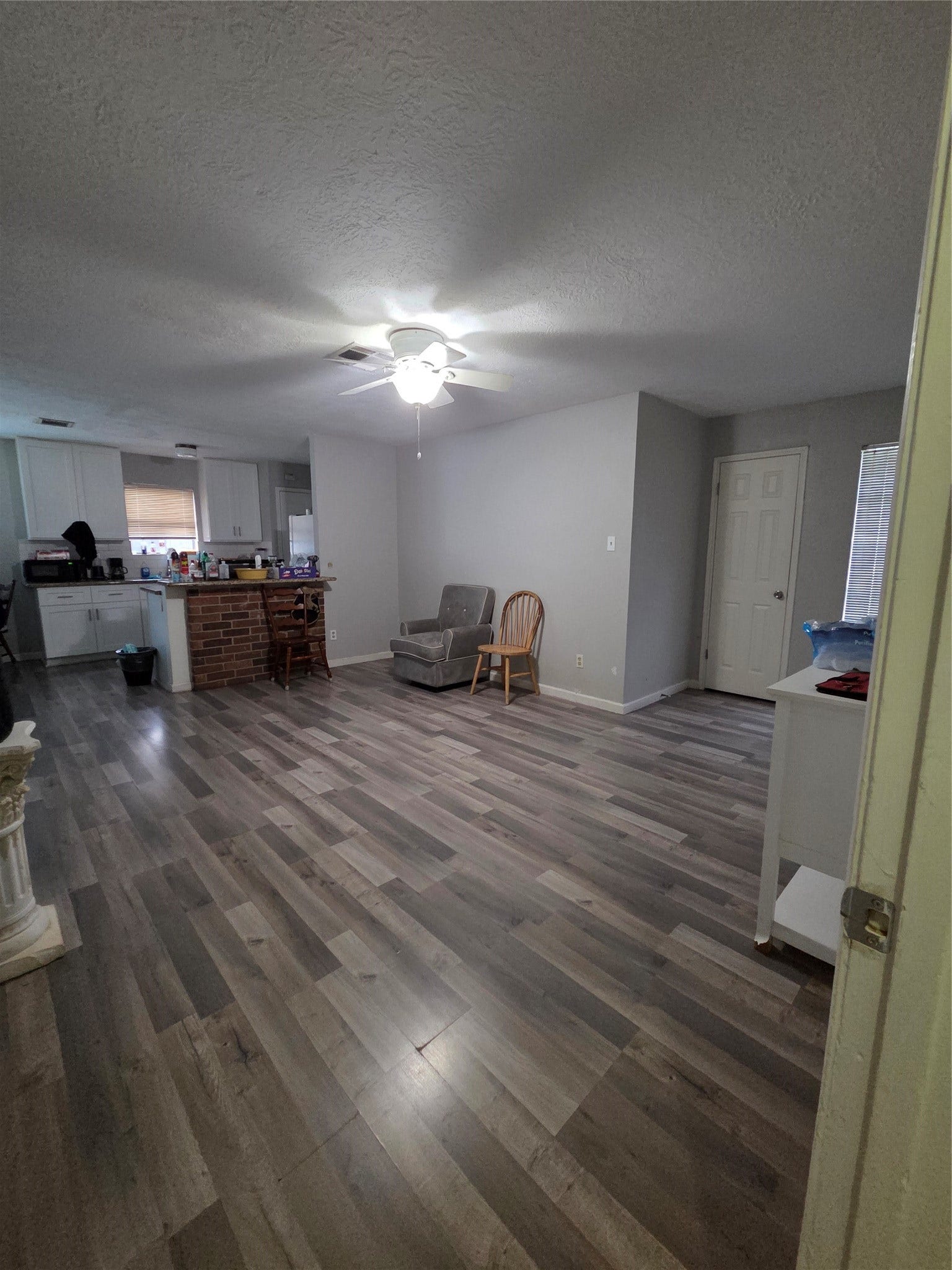 1518 Wentwood Drive, Pasadena, TX 77504 Living Room - Next to Kitchen - Open Space