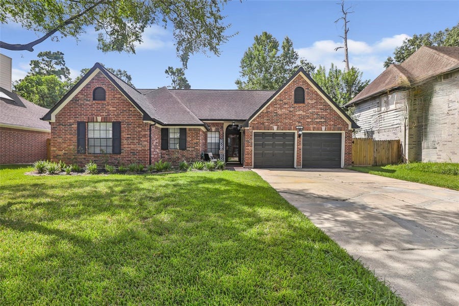 Property photo for 8626 Summit Pines Drive, Humble, TX