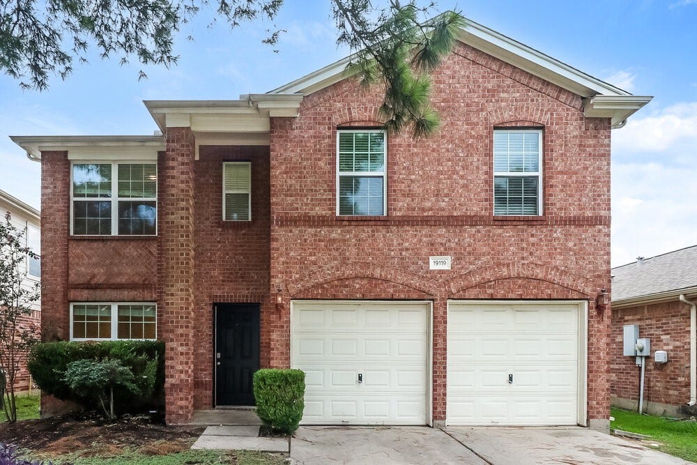19119 Royal Isle Drive, Tomball, TX 77375