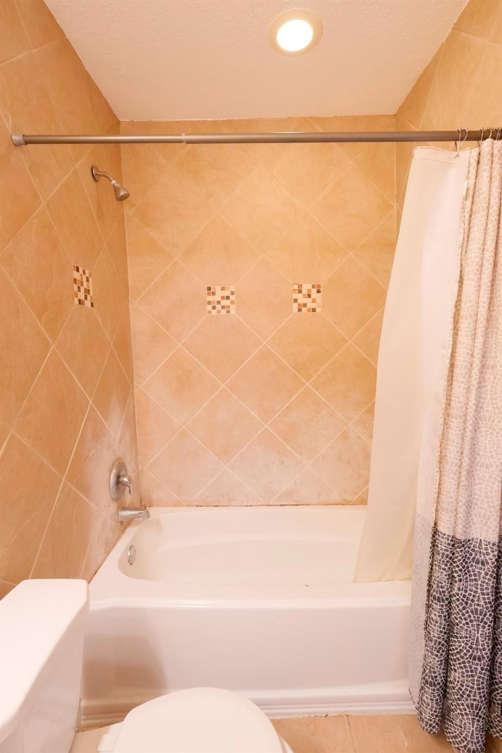 1110 Paul Quinn Street, Houston, TX 77091 1110 Paul Quinn Street, Houston, TX 77091
