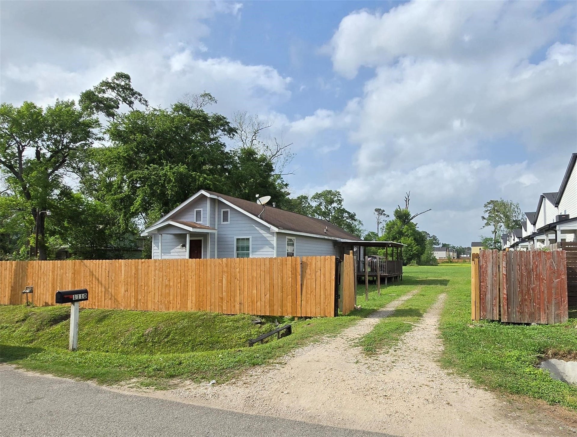 1110 Paul Quinn Street, Houston, TX 77091 1110 Paul Quinn Street, Houston, TX 77091