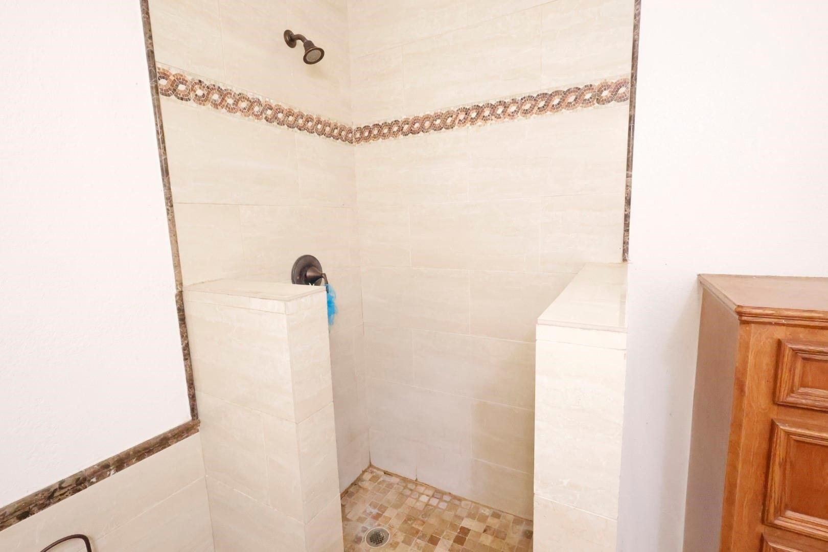 1110 Paul Quinn Street, Houston, TX 77091 1110 Paul Quinn Street, Houston, TX 77091