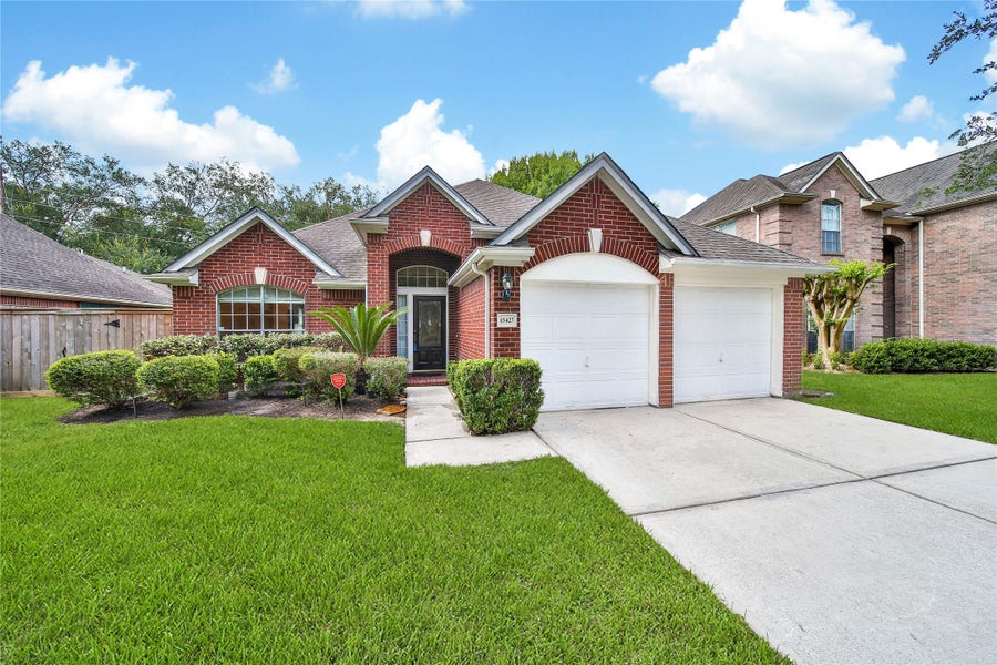 Property photo for 15427 Truslow Point Lane, Sugar Land, TX