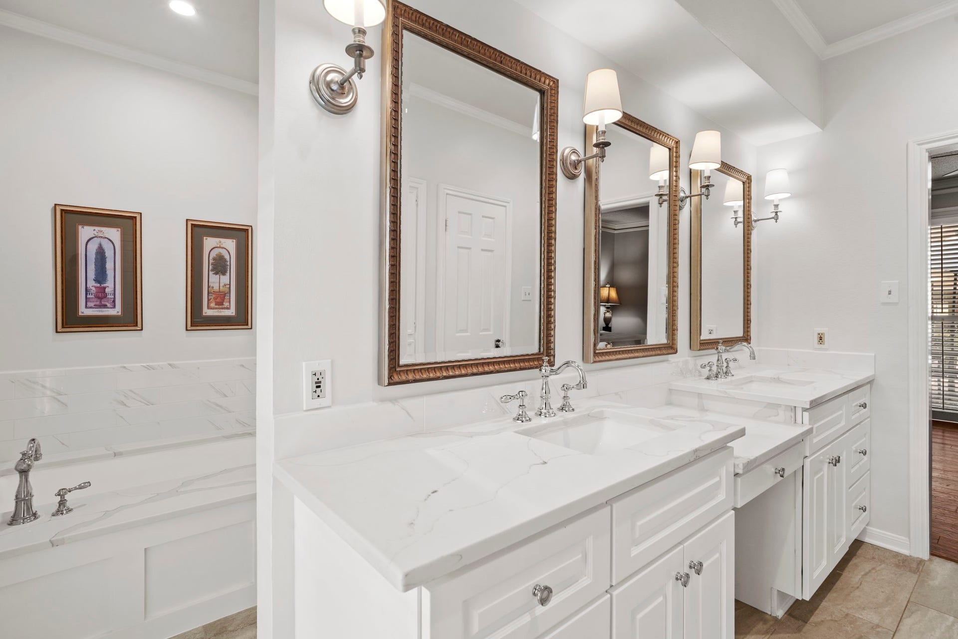 443 Fox Briar Lane, Sugar Land, TX 77478 High-end brass fixtures with a refined nickel finish add a cohesive, sophisticated touch throughout the first floor, including the owners bath, kitchen, and powder room.