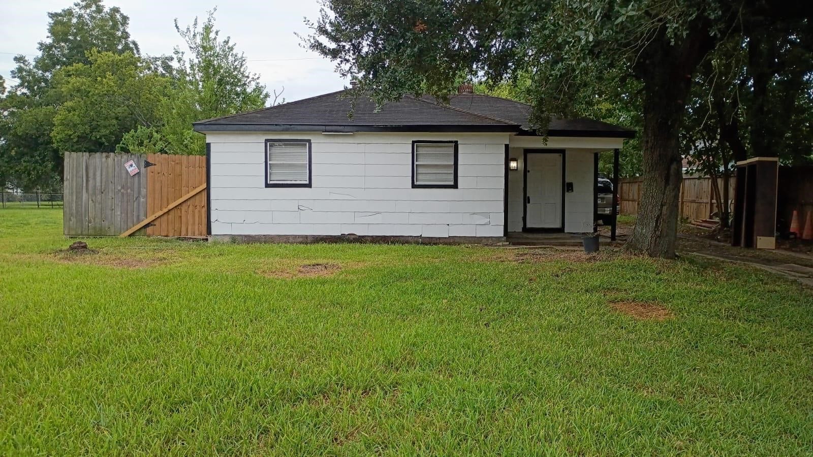 1302 Thomas Avenue, Pasadena, TX 77506