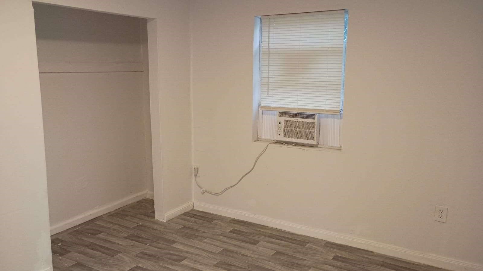 1302 Thomas Avenue, Pasadena, TX 77506