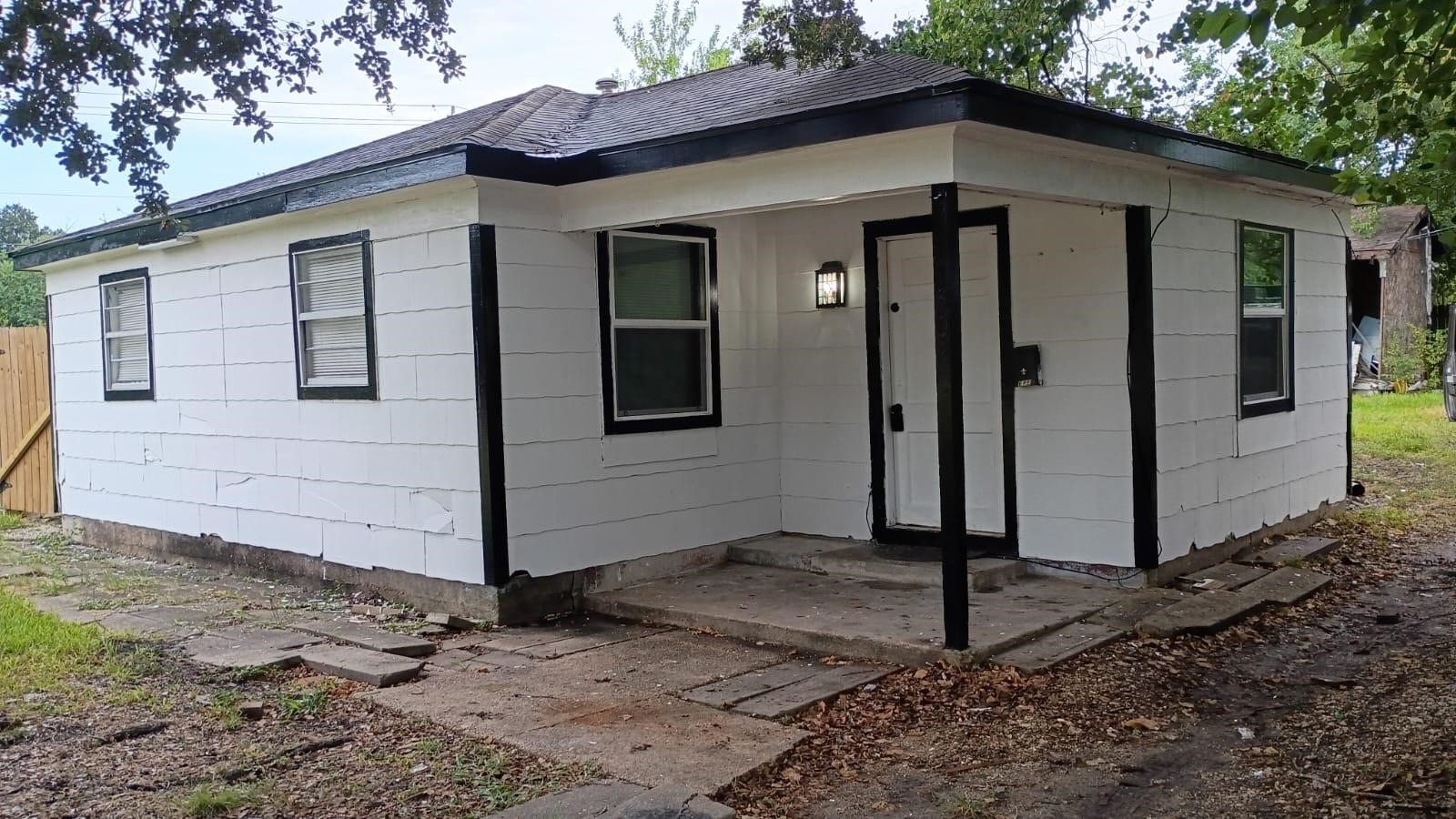 1302 Thomas Avenue, Pasadena, TX 77506