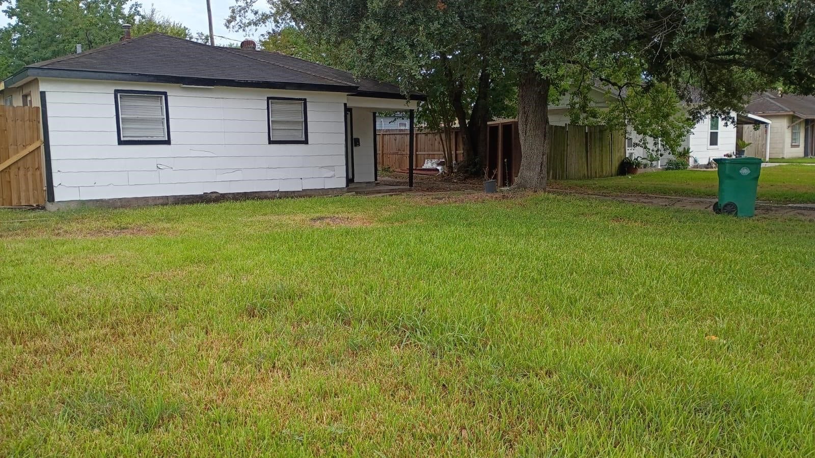 1302 Thomas Avenue, Pasadena, TX 77506