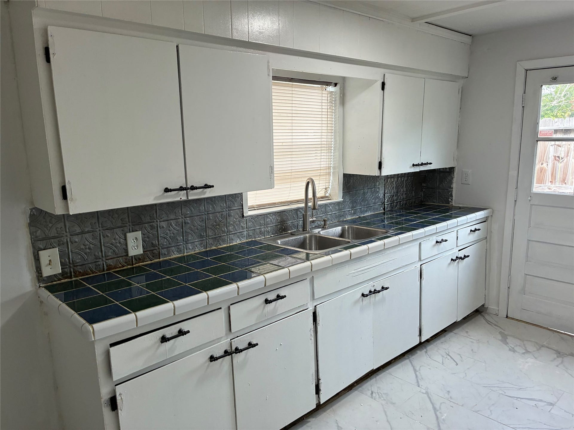 1302 Thomas Avenue, Pasadena, TX 77506