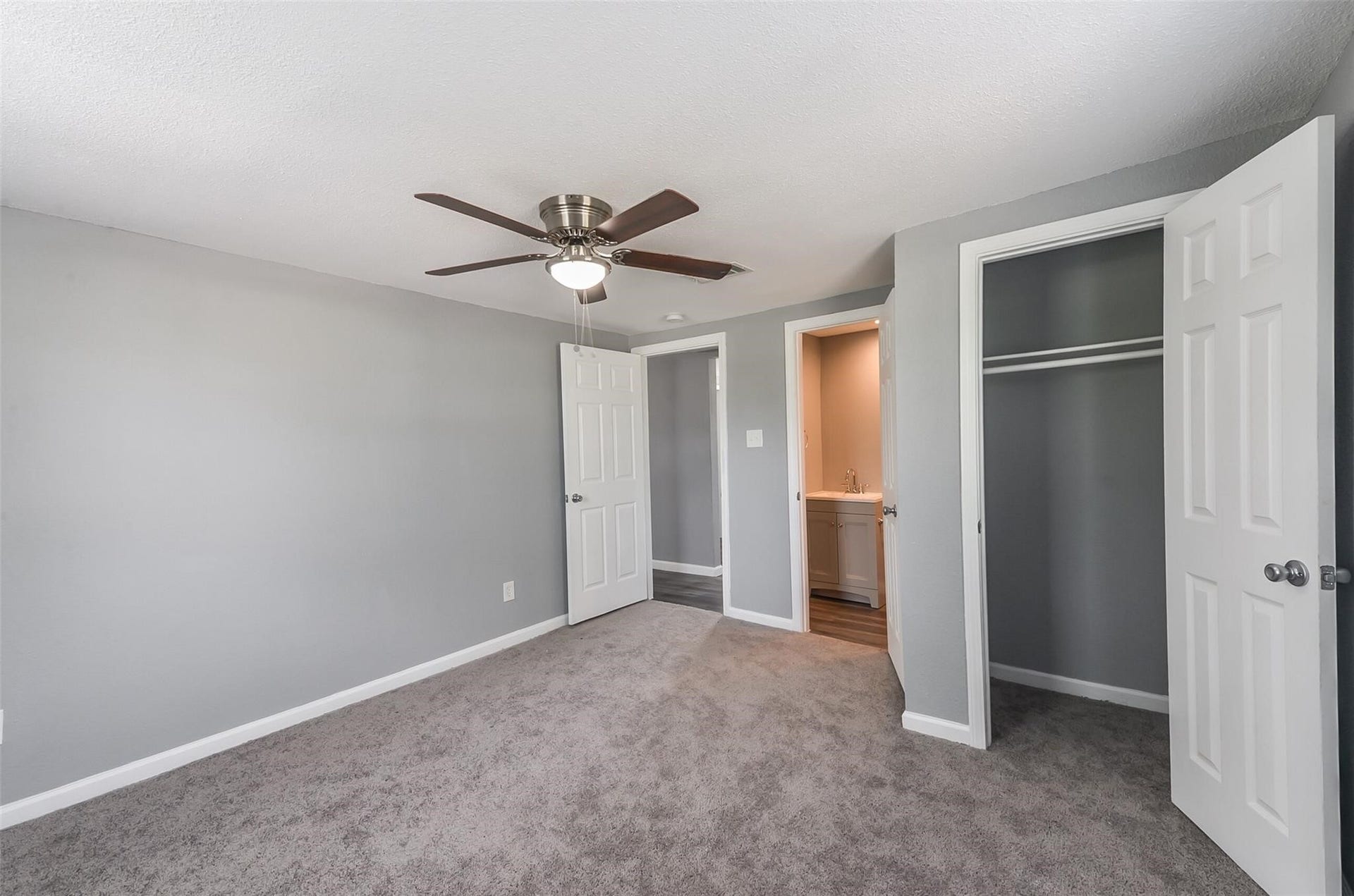 13252 Kanak Street, Needville, TX 77461