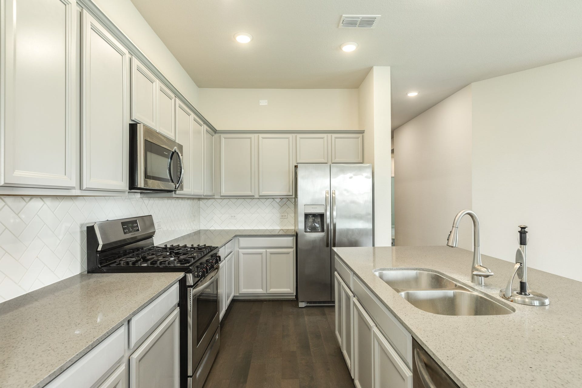 9807 Gould Drive, Manvel, TX 77583 9807 Gould Drive, Manvel, TX 77583