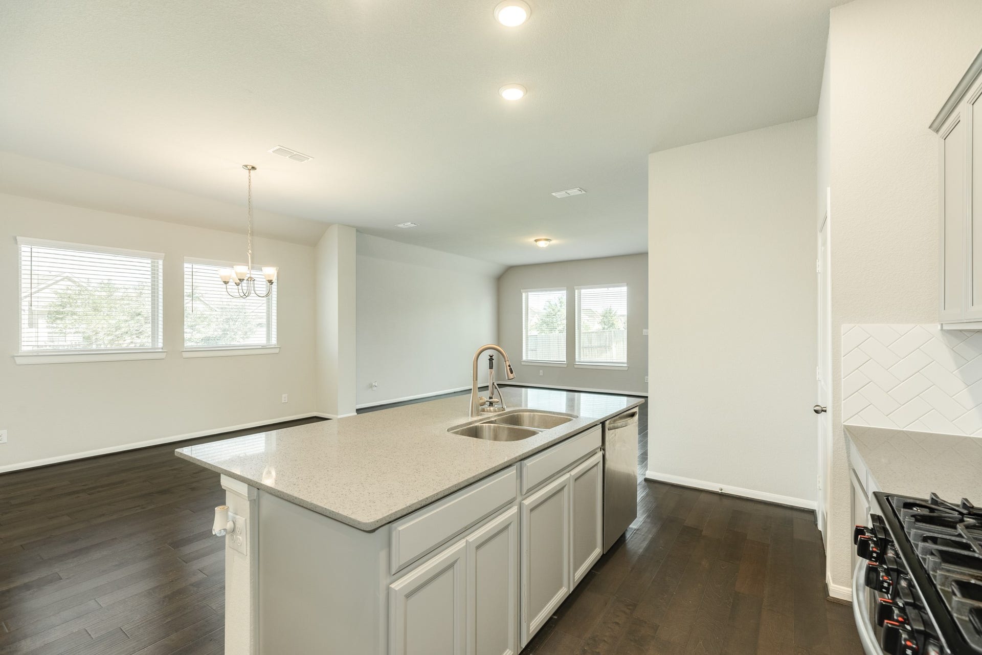 9807 Gould Drive, Manvel, TX 77583 9807 Gould Drive, Manvel, TX 77583