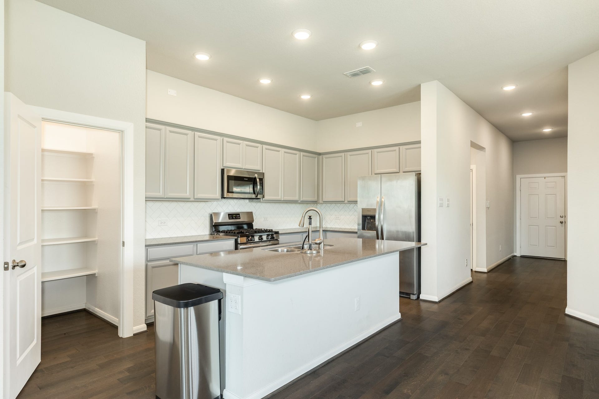 9807 Gould Drive, Manvel, TX 77583 9807 Gould Drive, Manvel, TX 77583