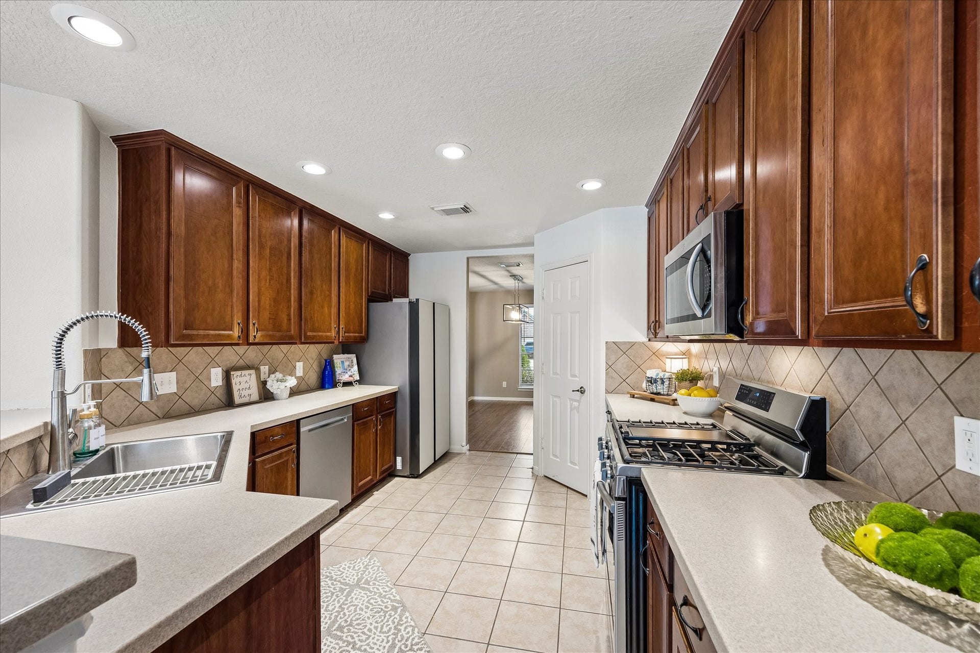 405 Laddingford Lane, League City, TX 77573 405 Laddingford Lane, League City, TX 77573
