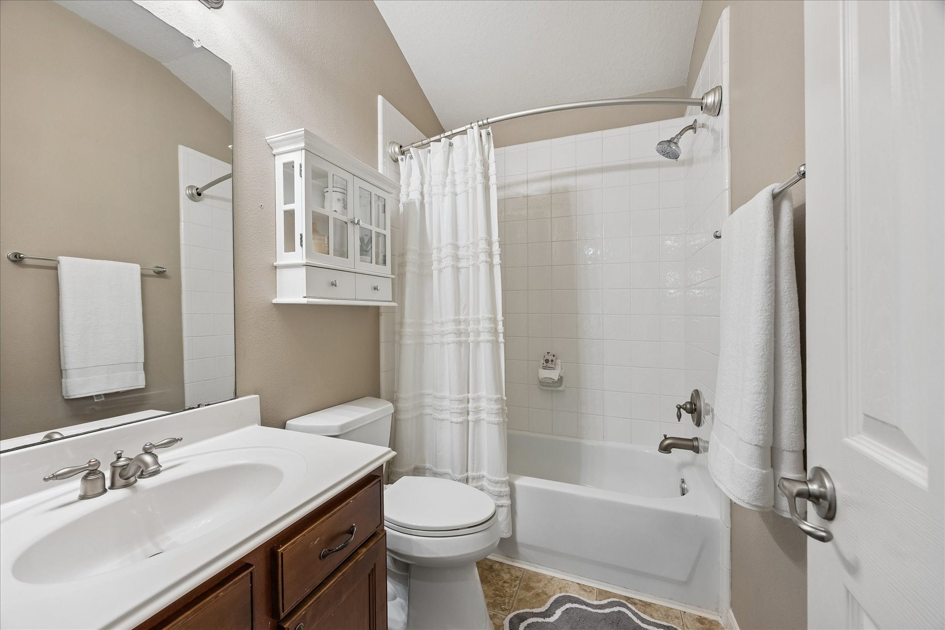 405 Laddingford Lane, League City, TX 77573 405 Laddingford Lane, League City, TX 77573