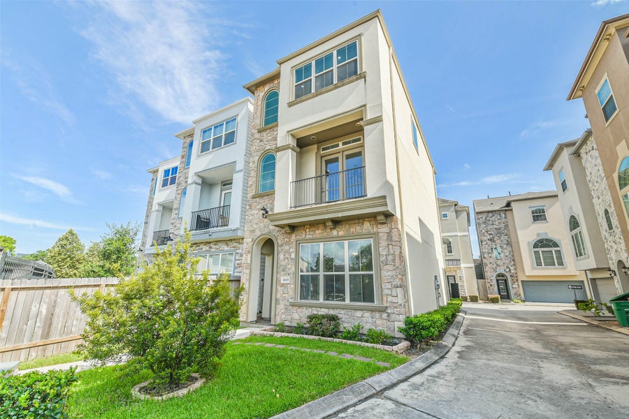 Property photo for 11115 Olympia Drive, Houston, TX