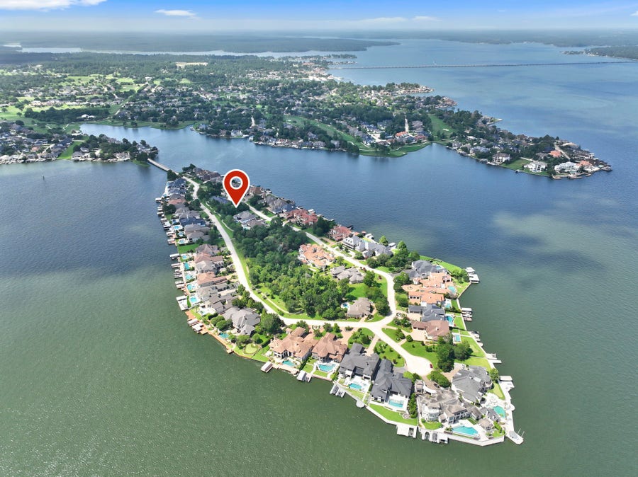 Property photo for 38 Benthaven E, Montgomery, TX