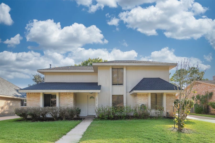 Property photo for 2822 Colonial Drive, Sugar Land, TX