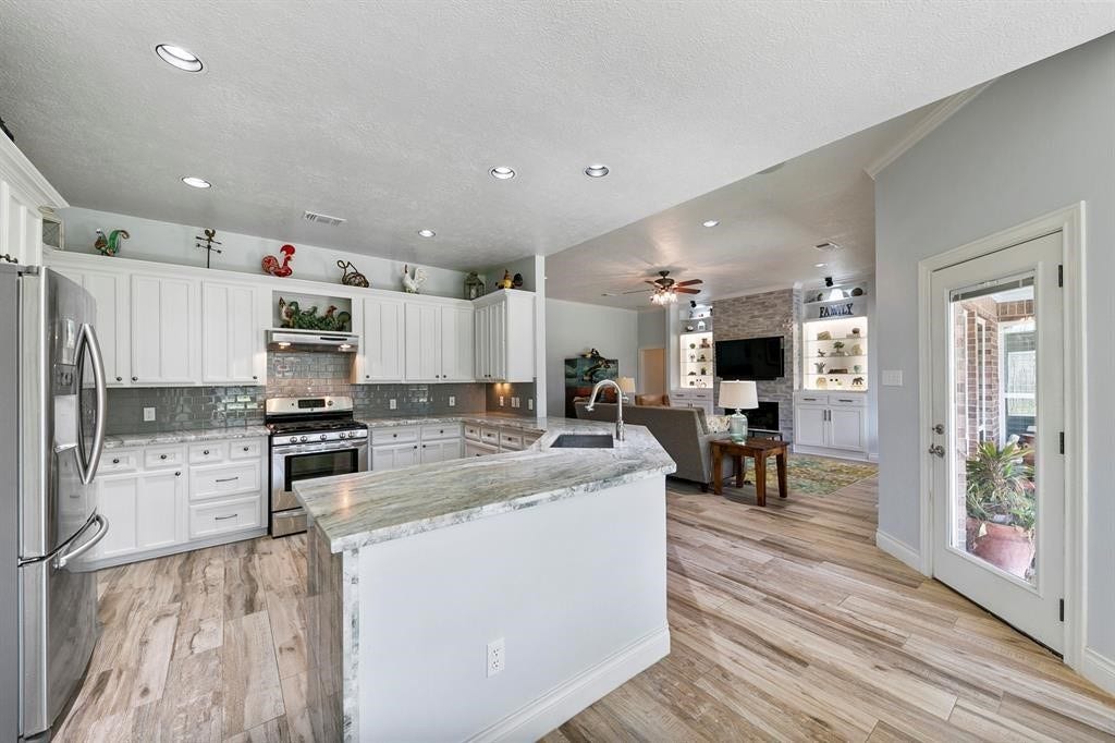 27111 Clay Road, Katy, TX 77493 27111 Clay Road, Katy, TX 77493