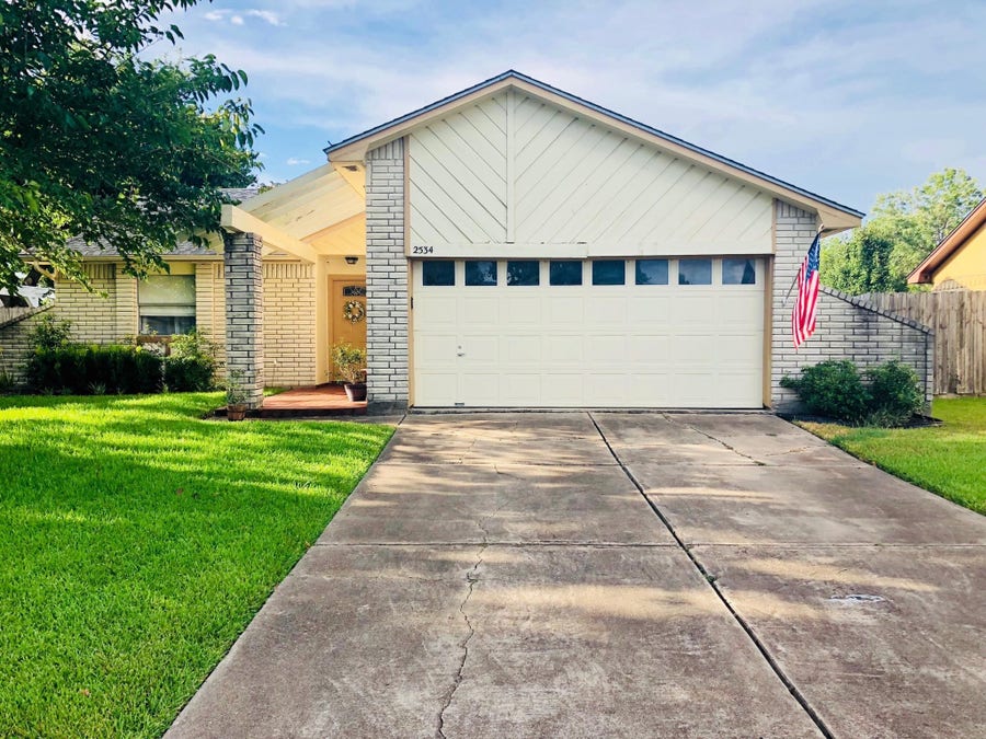 Property photo for 2534 Knoxville Drive, League City, TX