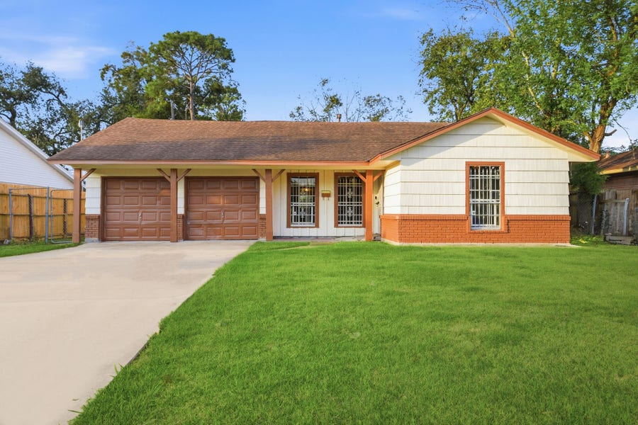 Property photo for 535 Edgebrook Drive, Houston, TX